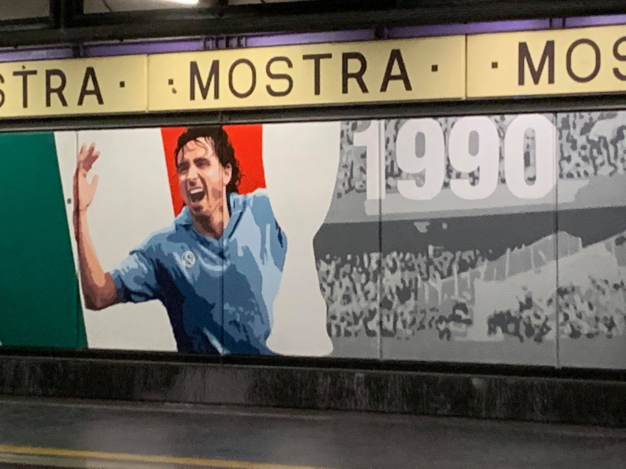 Maradona adına Neapol metro stansiyası