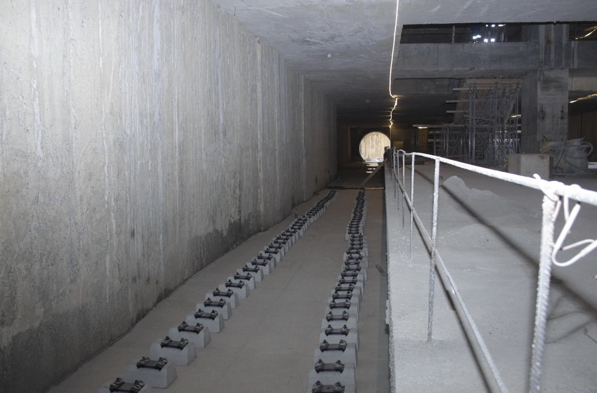 “B-04” stansiyasında sərnişin platforması inşa olunub