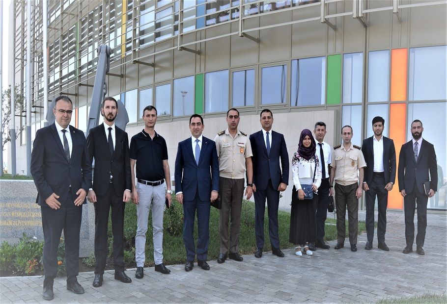 Bakı Beynəlxalq limanında görüş