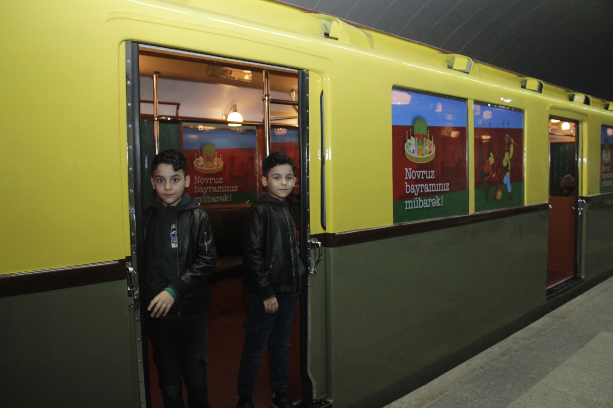 SSRİ-nin ilk metro vaqonu sərginin ən nadir eksponatıdır.