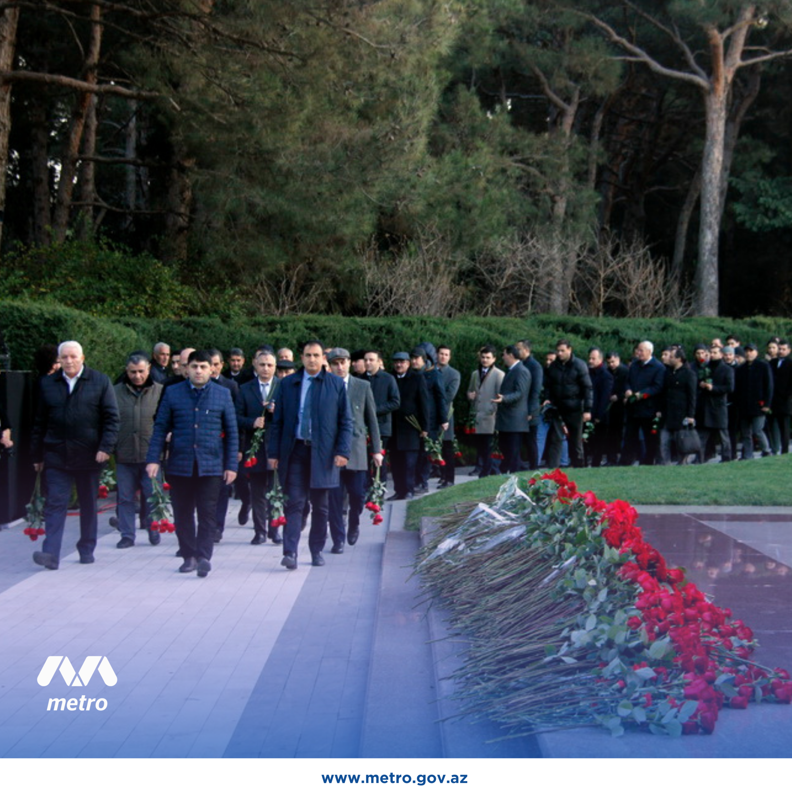 Bakı Metropoliteni rəhbərliyi və kollektivi Fəxri xiyabanda Ulu Öndər Heydər Əliyevin m...