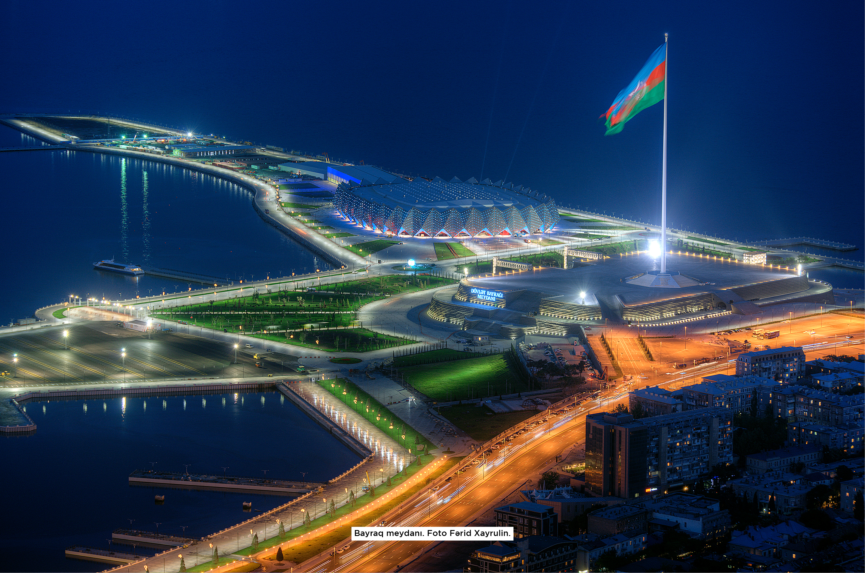 Bayraq meydanı. Foto Fərid Xayrulin.