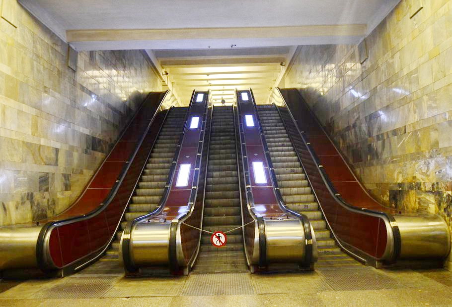 «20 Yanvar» stansiyasında eskalatorların dəyişdirilməsinə başlanılır