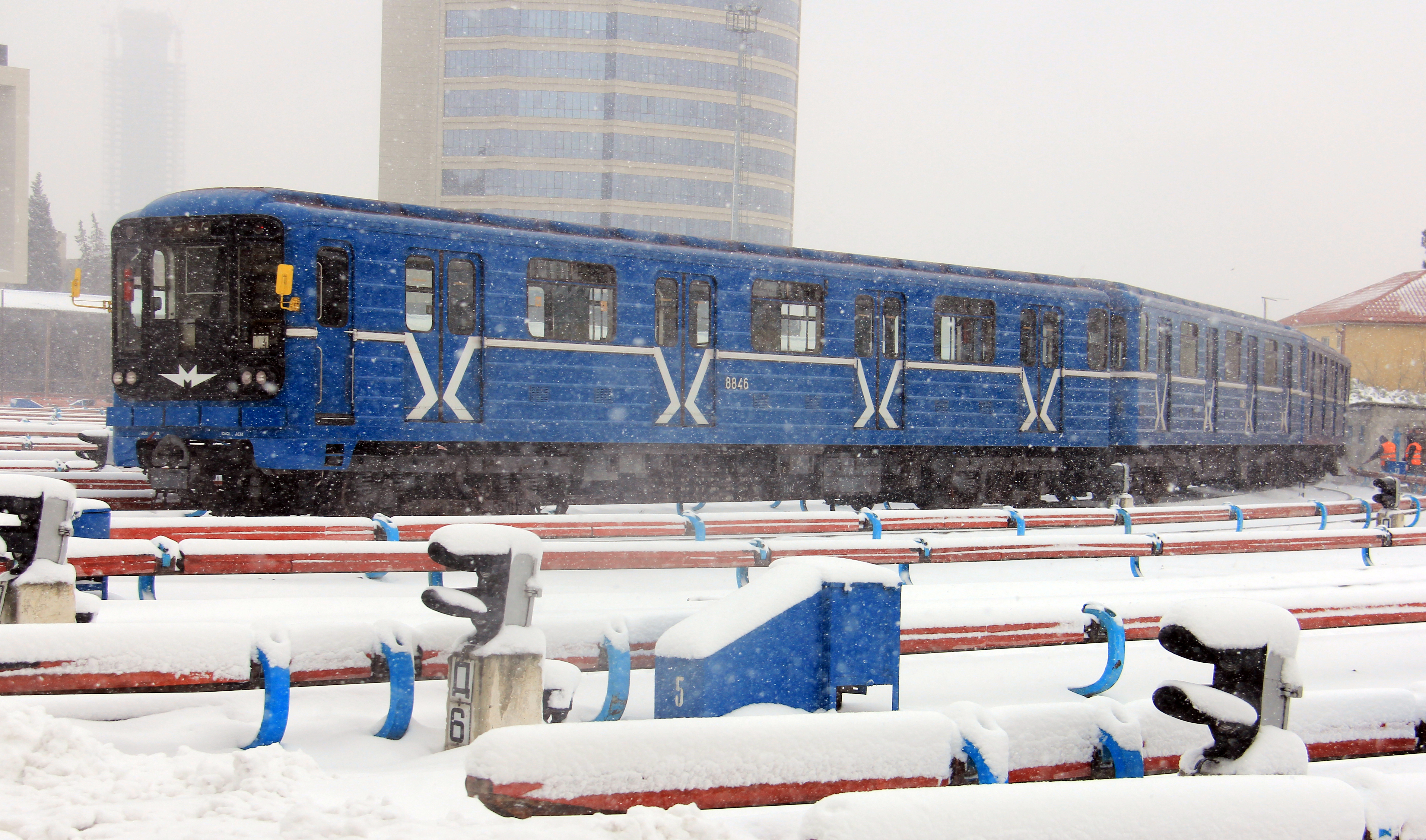 Bakı metropoliteni qarlı-şaxtalı hava şəraitinə tam hazırdır