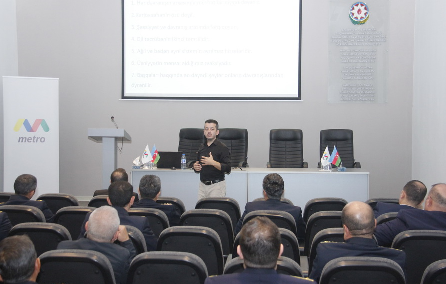 COP29 ərəfəsində stansiya əməkdaşlarına yeni tipli təlim təşkil edilib