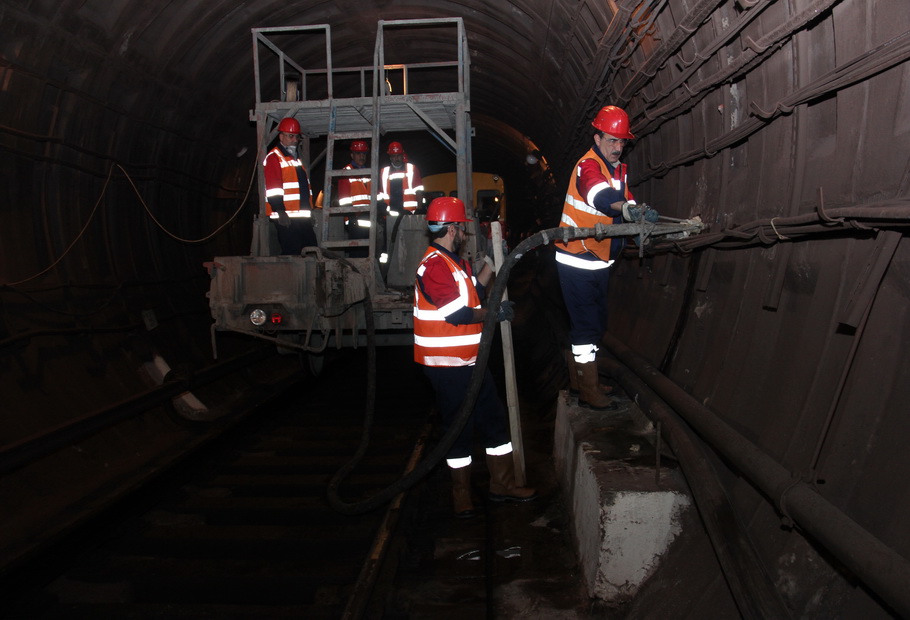 Tunel və stansiya infrastrukturunun mühafizəsi ən vacib vəzifələrdəndir