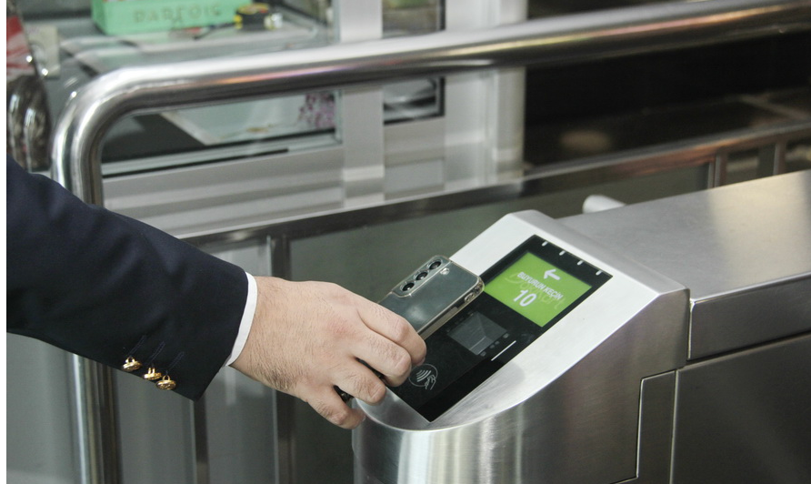 Metronun bütün stansiyalarında QR biletlə ödəniş mümkün oldu